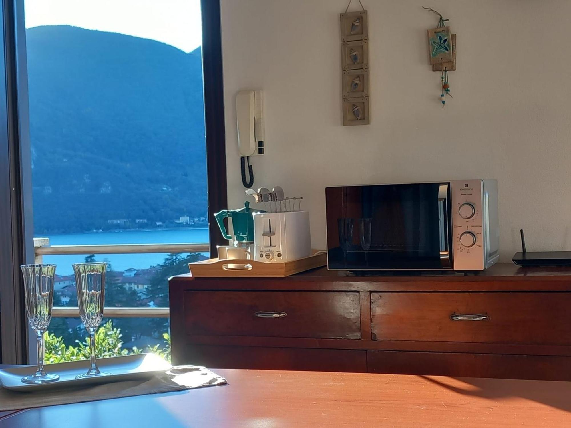 מנדלו דל לאריו Lake And Guzzi View - Holiday Home מראה חיצוני תמונה