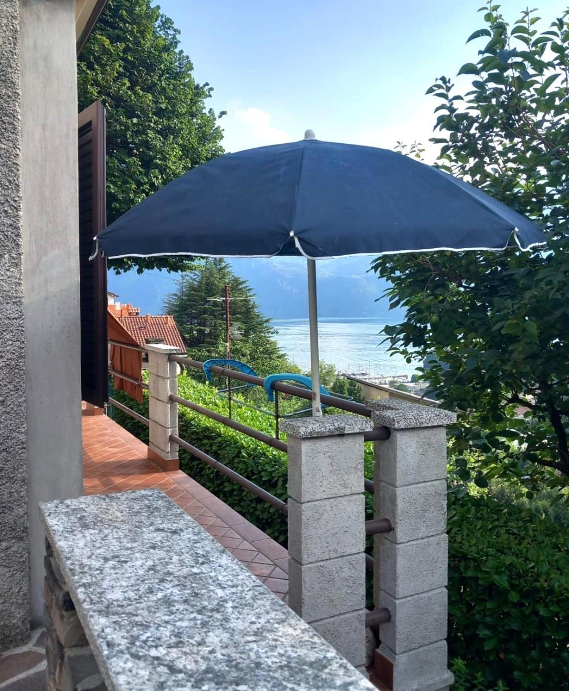 מנדלו דל לאריו Lake And Guzzi View - Holiday Home מראה חיצוני תמונה